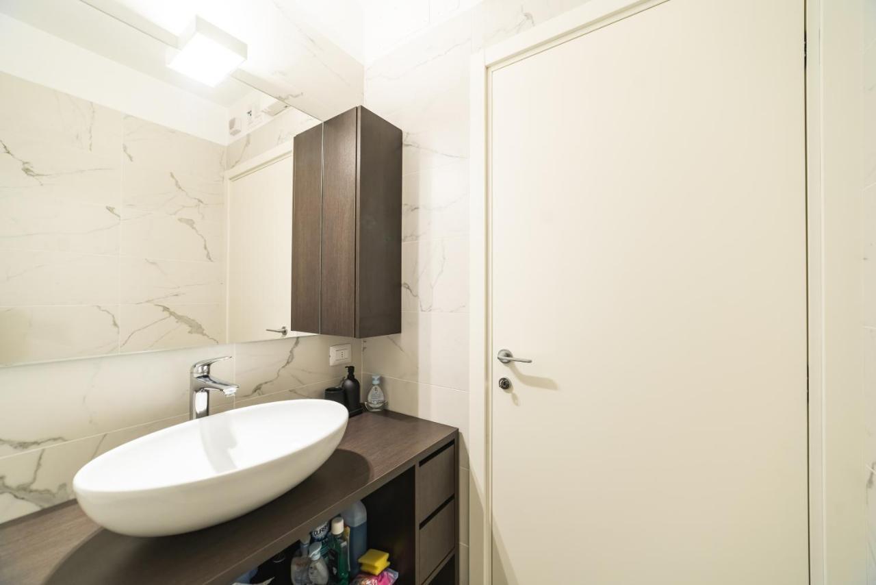 Moderno Bilocale 64Mq Con Parcheggio E Palestra Apartment Milan Exterior photo